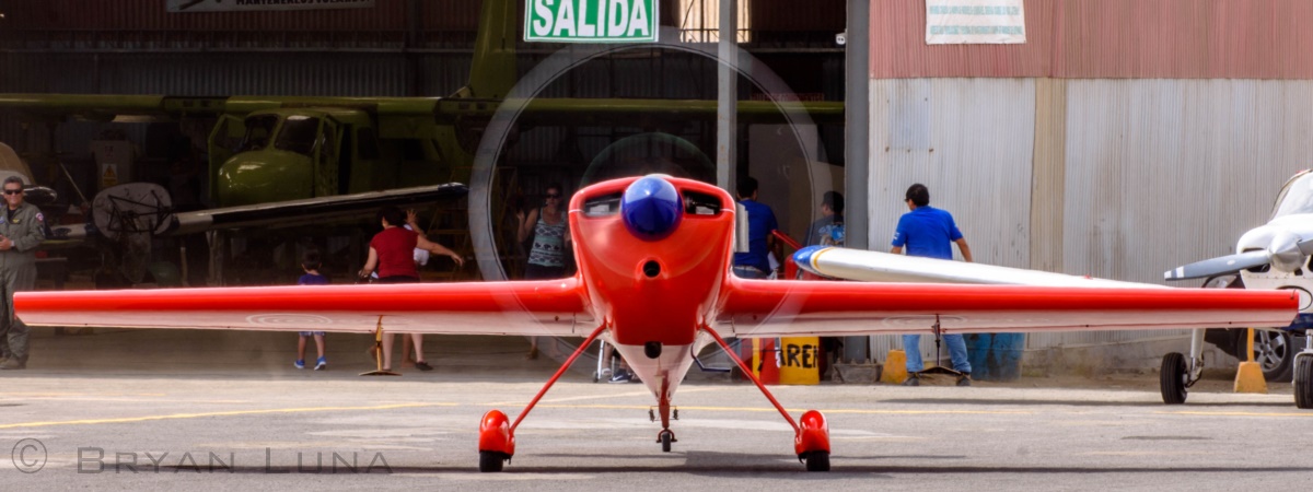 Chapter 1572 in Peru Hosts Aerobatic Pilot