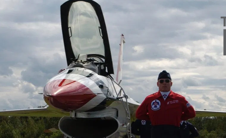 EAA’s The Green Dot — Former Thunderbird Pilot Col. Chris Stricklin