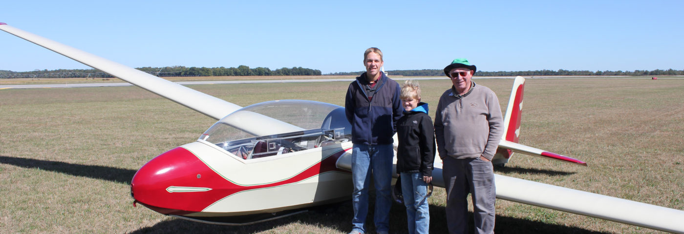 16-Year-Old Glider Pilot Gives First Young Eagles Ride