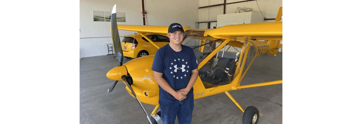 Chapter 952 Presents 2 Scholarships to Local Young Aviators