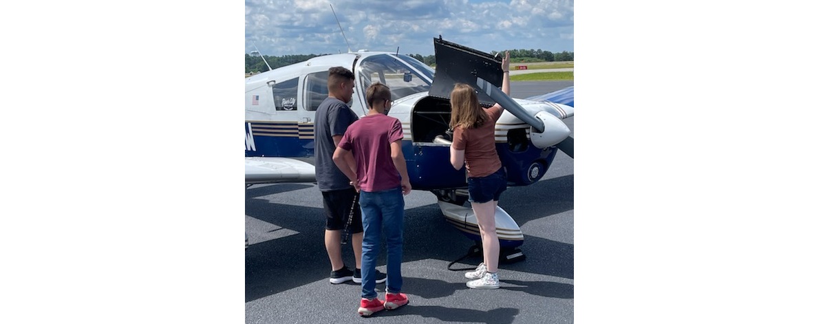 EAA Chapter 677 Ray Scholar Pays It Forward