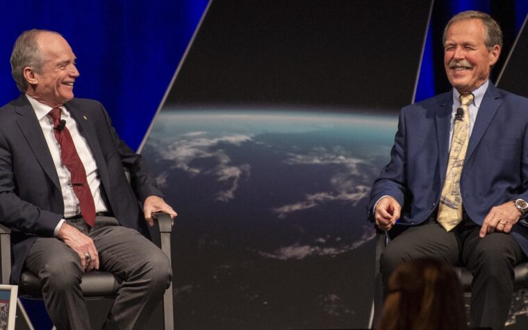 EAA’s The Green Dot — Robert “Hoot” Gibson and Charlie Precourt