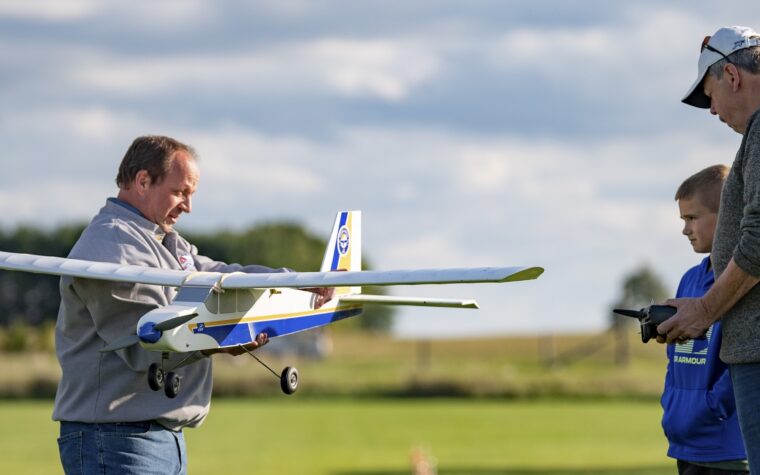 EAA’s The Green Dot — RC Model Flying and Building