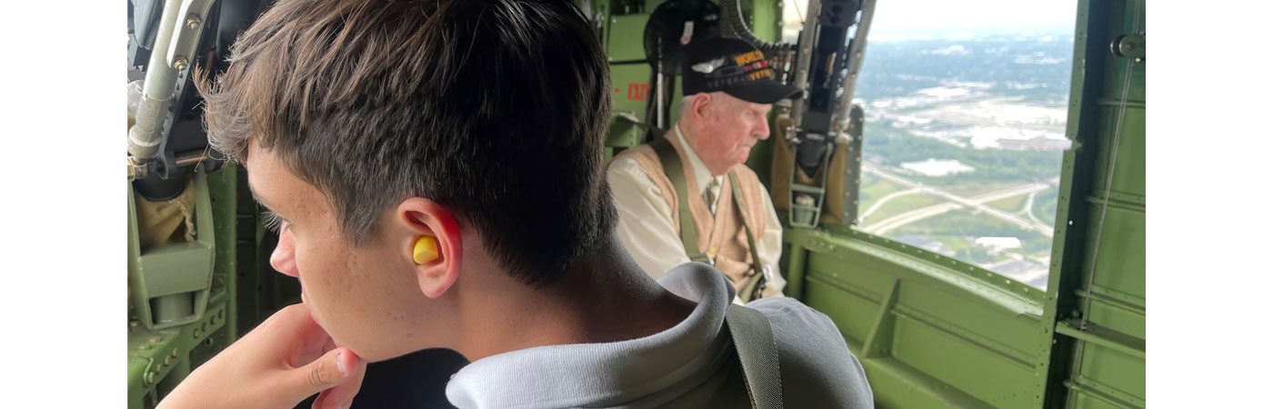 Ray Scholar Flies With a Hero