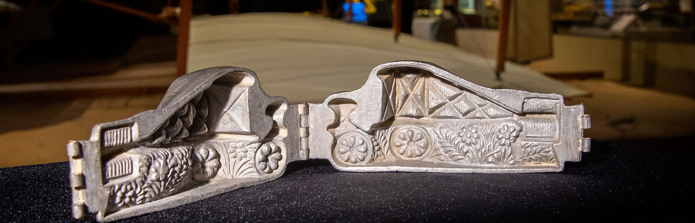 EAA’s Attic — Wright Flyer Ice Cream Mold