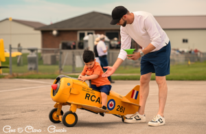 Everyone Gets A Ride - Gus & Clara - Gusair